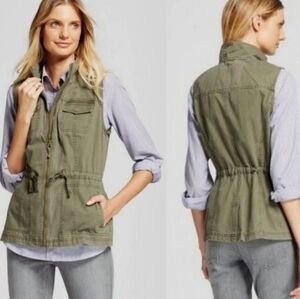 A new day army green vest Size M